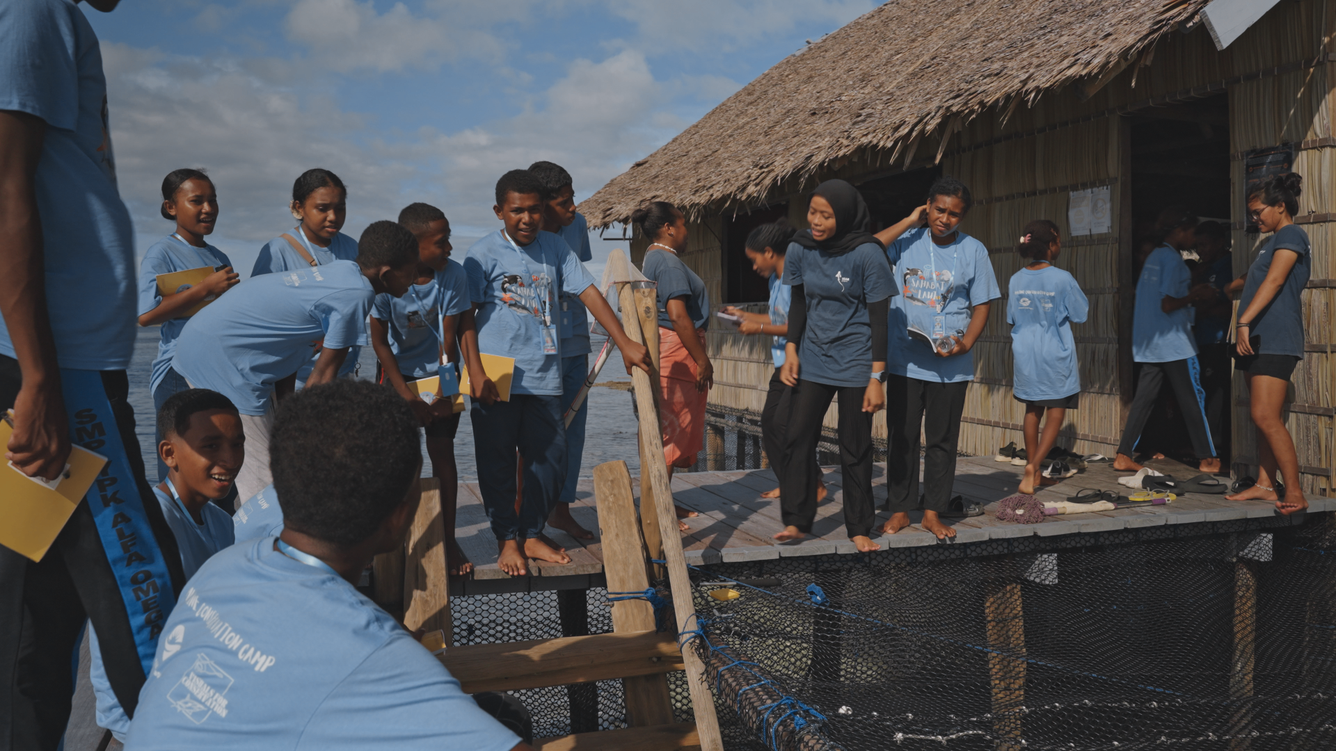 Sahabat Laut — still 11